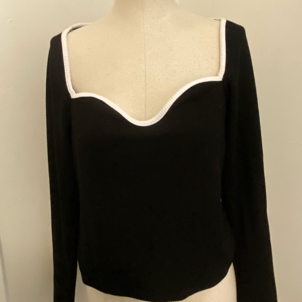 Elegant Black Long Sleeve Women's Top - Picture 1 of 6